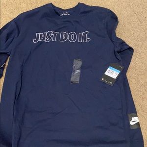 Men’s long sleeve Nike tee